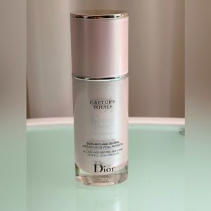 DIOR: CAPTURE TOTALE-Dreamskin Skin Perfector